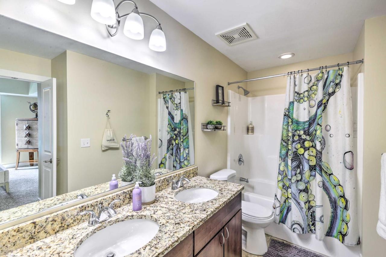 With Patio Less Than 1 Mi To Downtown