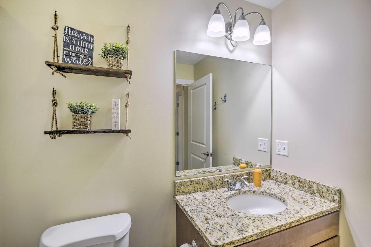 With Patio Less Than 1 Mi To Downtown *